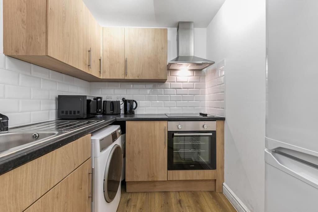 Holiday Home 2Br L 2Ba With Patio-Sleep 6 伦敦 外观 照片