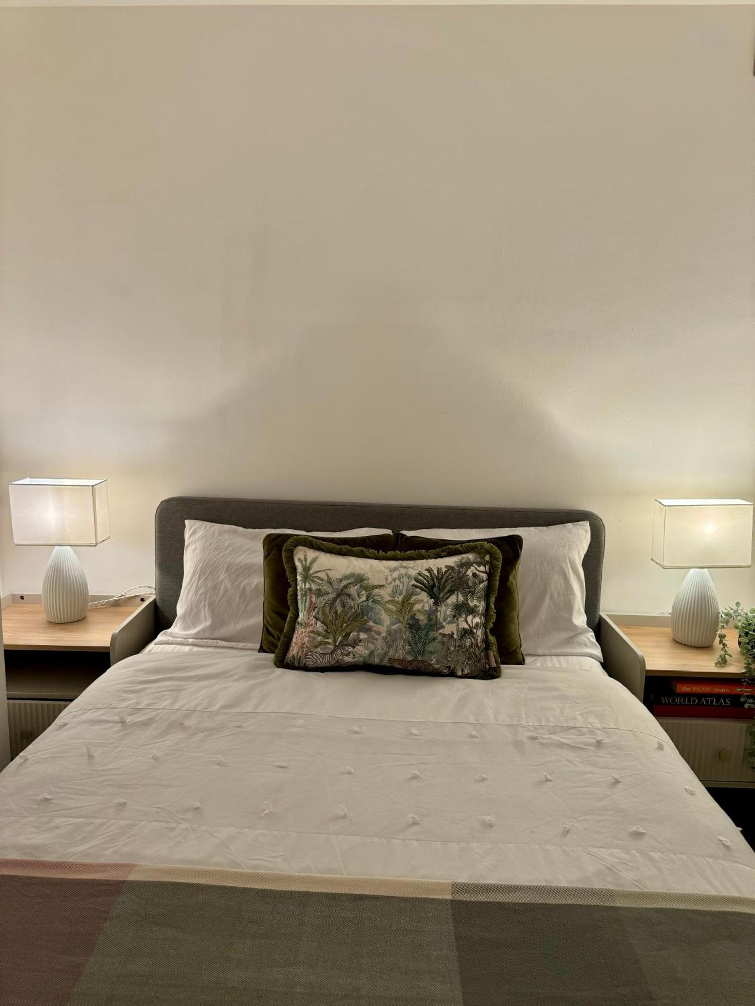 Holiday Home 2Br L 2Ba With Patio-Sleep 6 伦敦 外观 照片