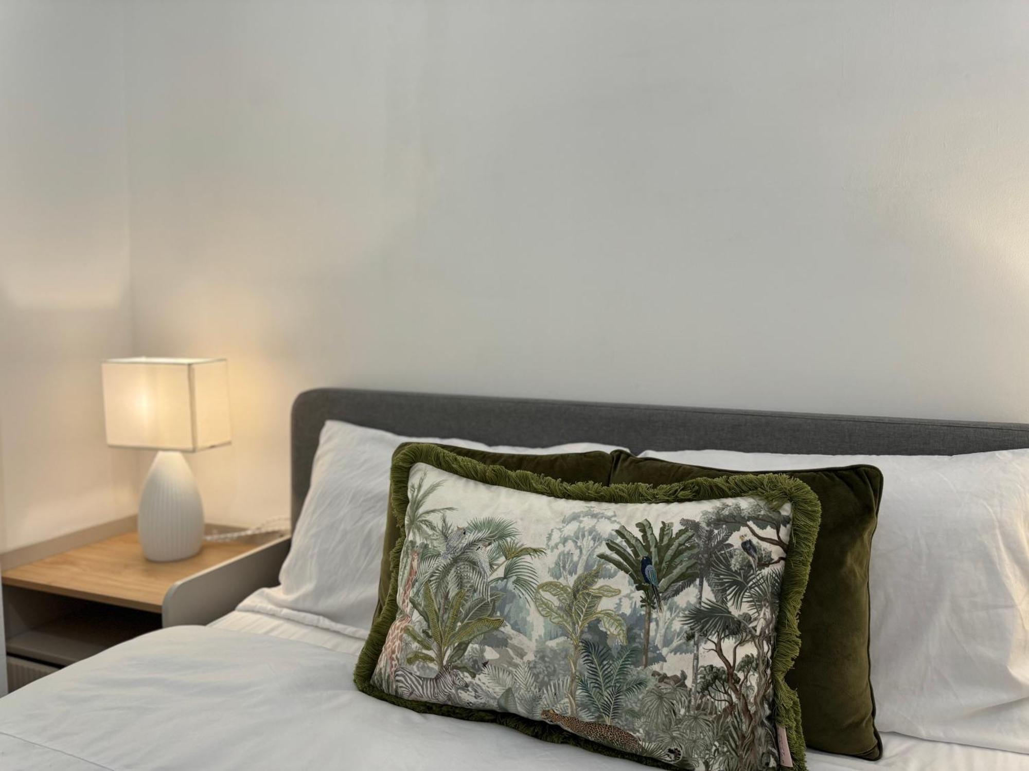 Holiday Home 2Br L 2Ba With Patio-Sleep 6 伦敦 外观 照片